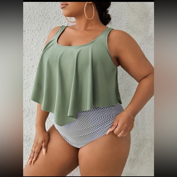 SHEIN Green and Stripped Tankini Swimsuit - Picture 2 of 4